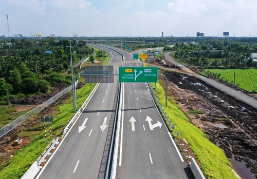 Phương tiện lưu thông thế nào trên cao tốc Trung Lương-Mỹ Thuận?